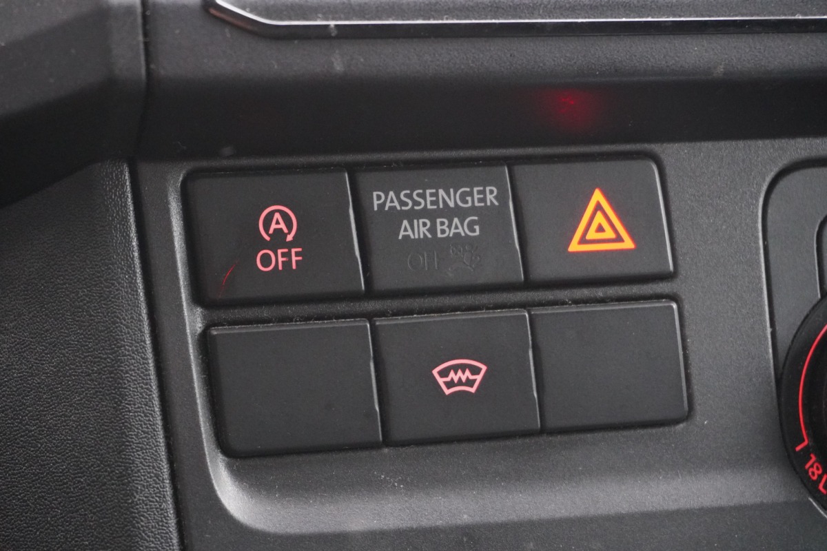 Volkswagen Transporter 2.0 TDI EURO 6 - Airco - Navi - Cruise - € 10.950,- Excl.