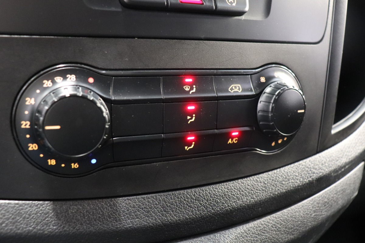 Mercedes-Benz Vito 110 CDI XL EURO 6 - Airco - Sidebars - Camera - €13.950,- Excl.