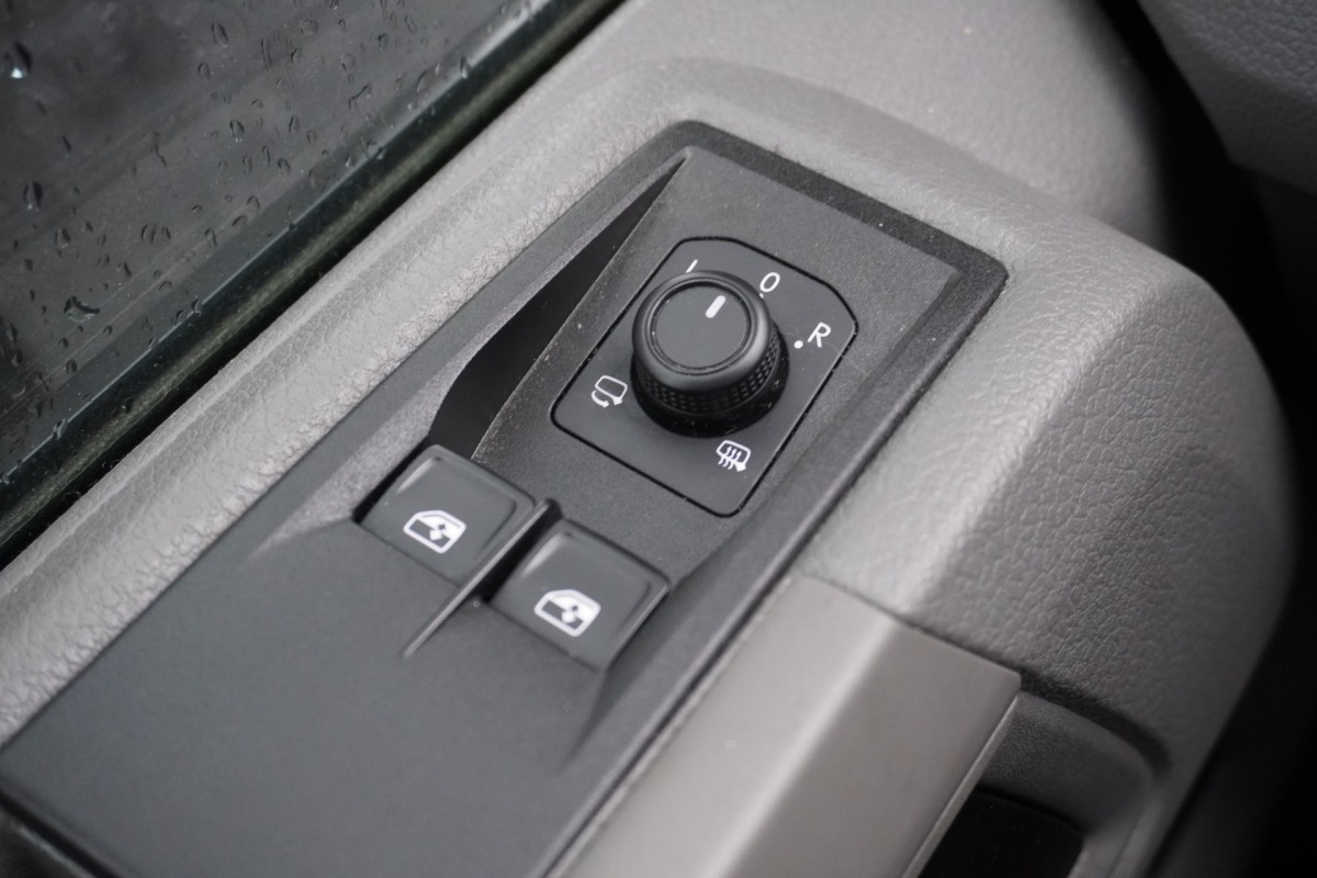 Volkswagen Crafter 2.0 TDI 177PK Automaat L3H3 - EURO 6 - Airco - Navi - Cruise - €19.950,- Excl.