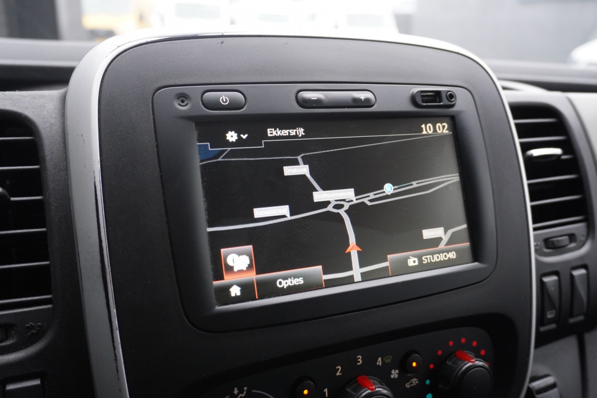 Renault Trafic 1.6 dCi 125PK L2 Dubbele Cabine EURO 6 - Airco - Navi - Cruise - € 14.499,- Excl. Renault Trafic 1.6 dCi 125PK L2 Dubbele Cabine EURO 6 - Airco - Navi - Cruise - € 14.499,- Excl.