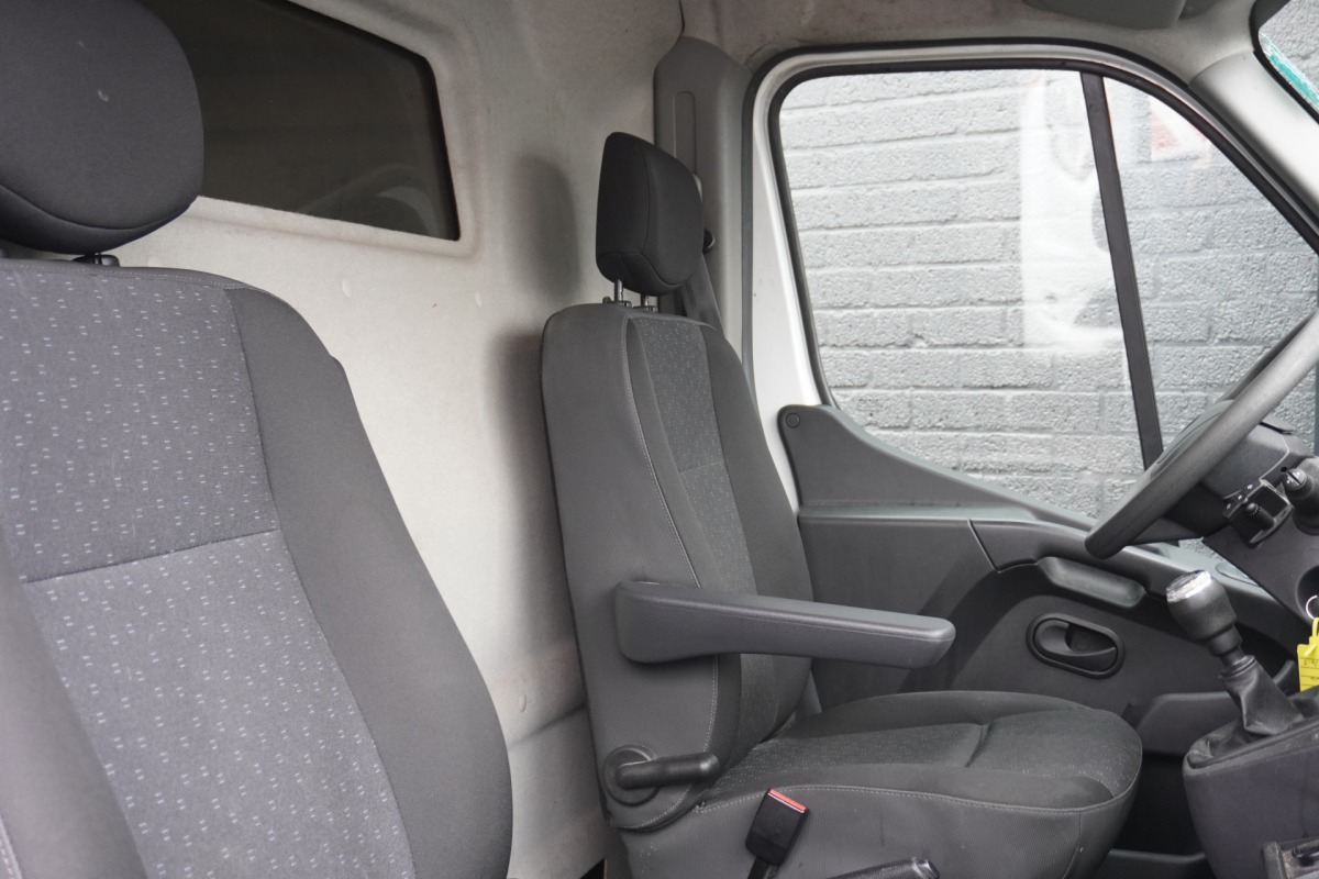 Opel Movano 2.3 Turbo 180PK L2H2 EURO 6 - A/C Climate - Trekhaak - Camera - €14.900,- Excl.