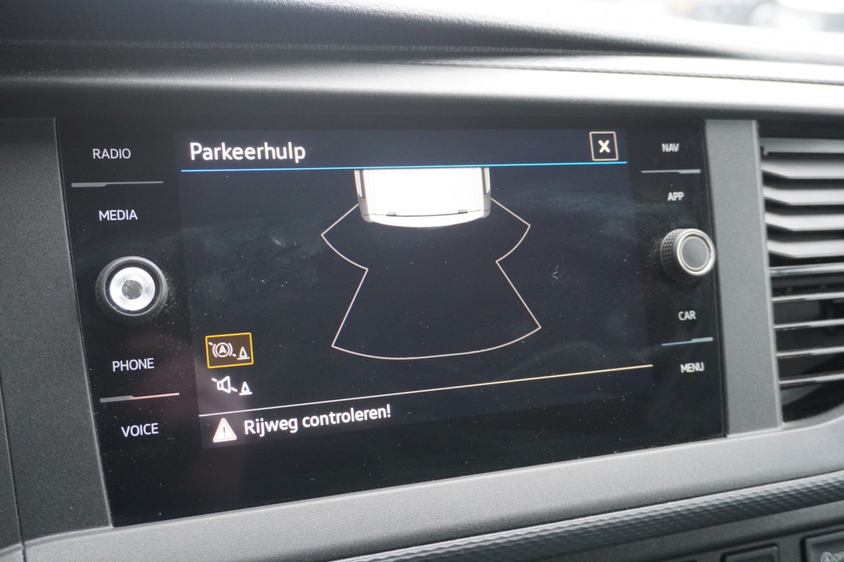 Volkswagen Transporter 2.0 TDI L2 - EURO 6 - Airco - Navi - Cruise - €20.950,- Excl.