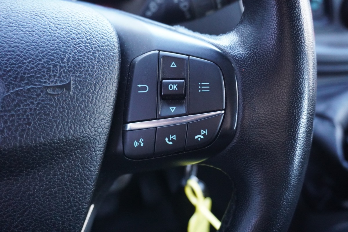 Ford Transit Custom 2.0 TDCI L2 Dubbele Cabine EURO 6 - Airco - Cruise - Camera - € 16.900,- Excl. Ford Transit Custom 2.0 TDCI L2 Dubbele Cabine EURO 6 - Airco - Cruise - Camera - € 16.900,- Excl.