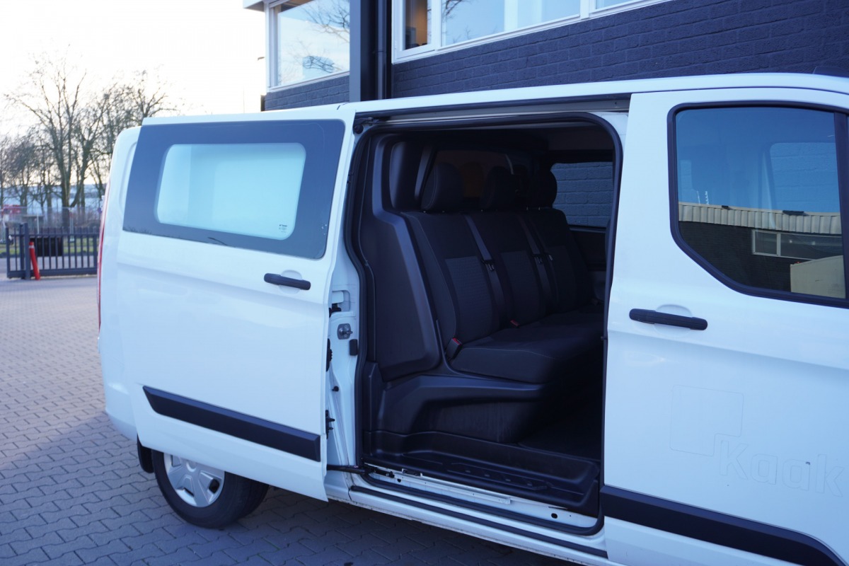 Ford Transit Custom 2.0 TDCI L2 Dubbele Cabine EURO 6 - Airco - Cruise - Camera - € 16.900,- Excl. Ford Transit Custom 2.0 TDCI L2 Dubbele Cabine EURO 6 - Airco - Cruise - Camera - € 16.900,- Excl.