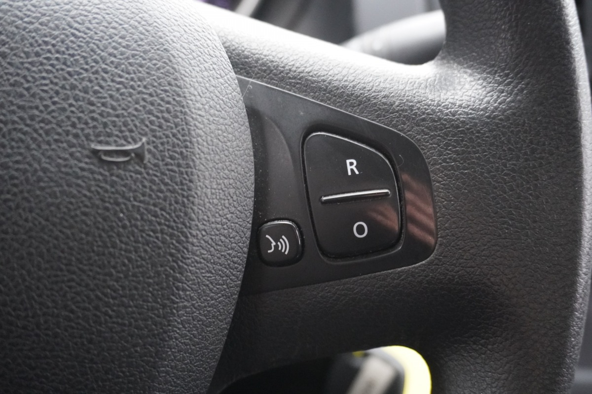 Renault Trafic 2.0 dCi 120PK - EURO 6 - Airco - Navi - Cruise - €11.950,- Excl. Renault Trafic 2.0 dCi 120PK - EURO 6 - Airco - Navi - Cruise - €11.950,- Excl.