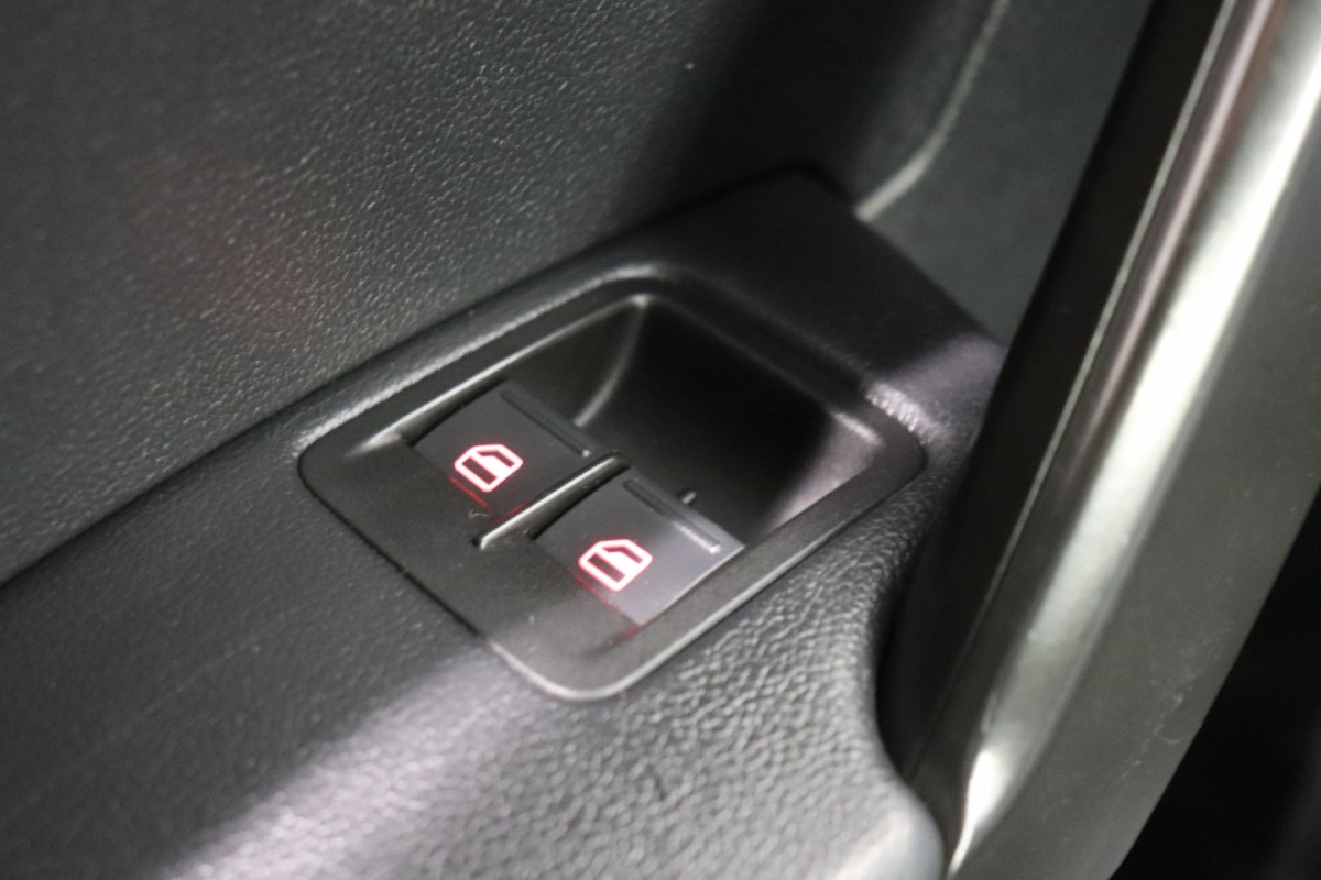 Volkswagen Caddy 2.0 TDI EURO 6 - Airco - LMV - €7.950,- Excl. Volkswagen Caddy 2.0 TDI EURO 6 - Airco - LMV - €7.950,- Excl.