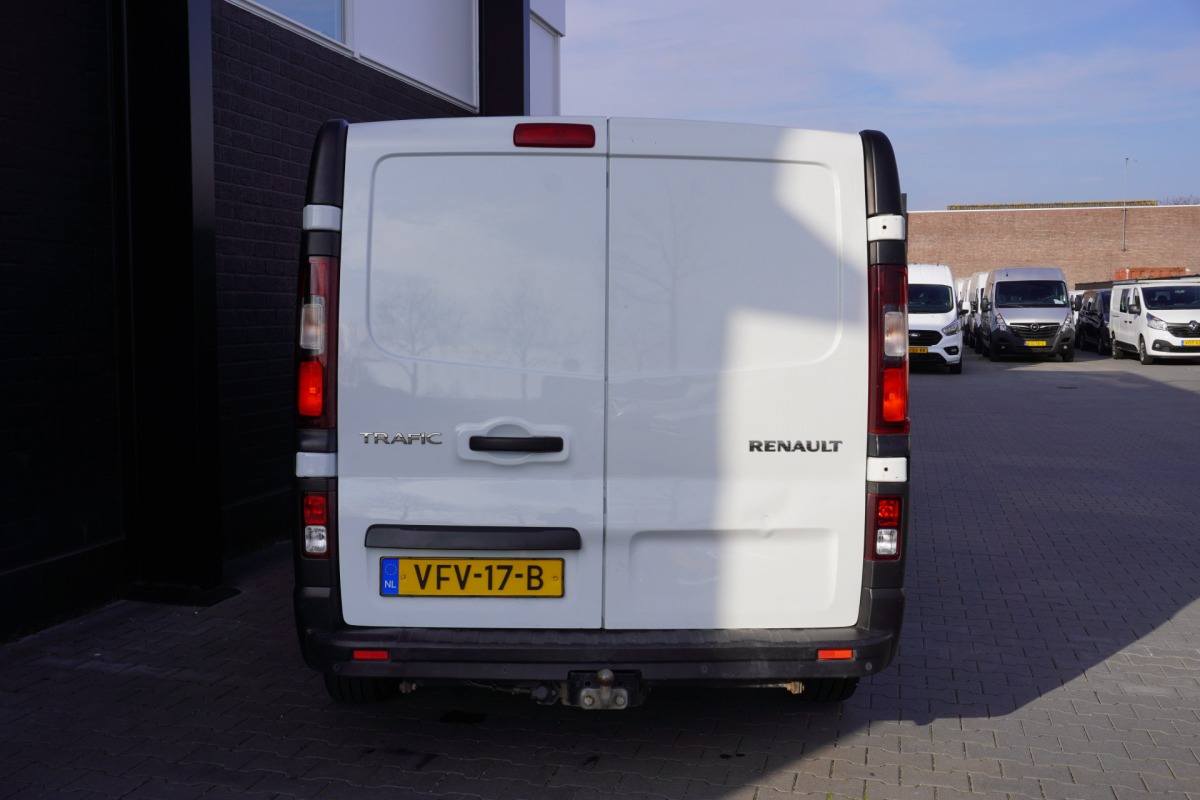 Renault Trafic 2.0 dCi 120PK L2 EURO 6 - Airco - Cruise - Trekhaak - €10.950,- Excl.