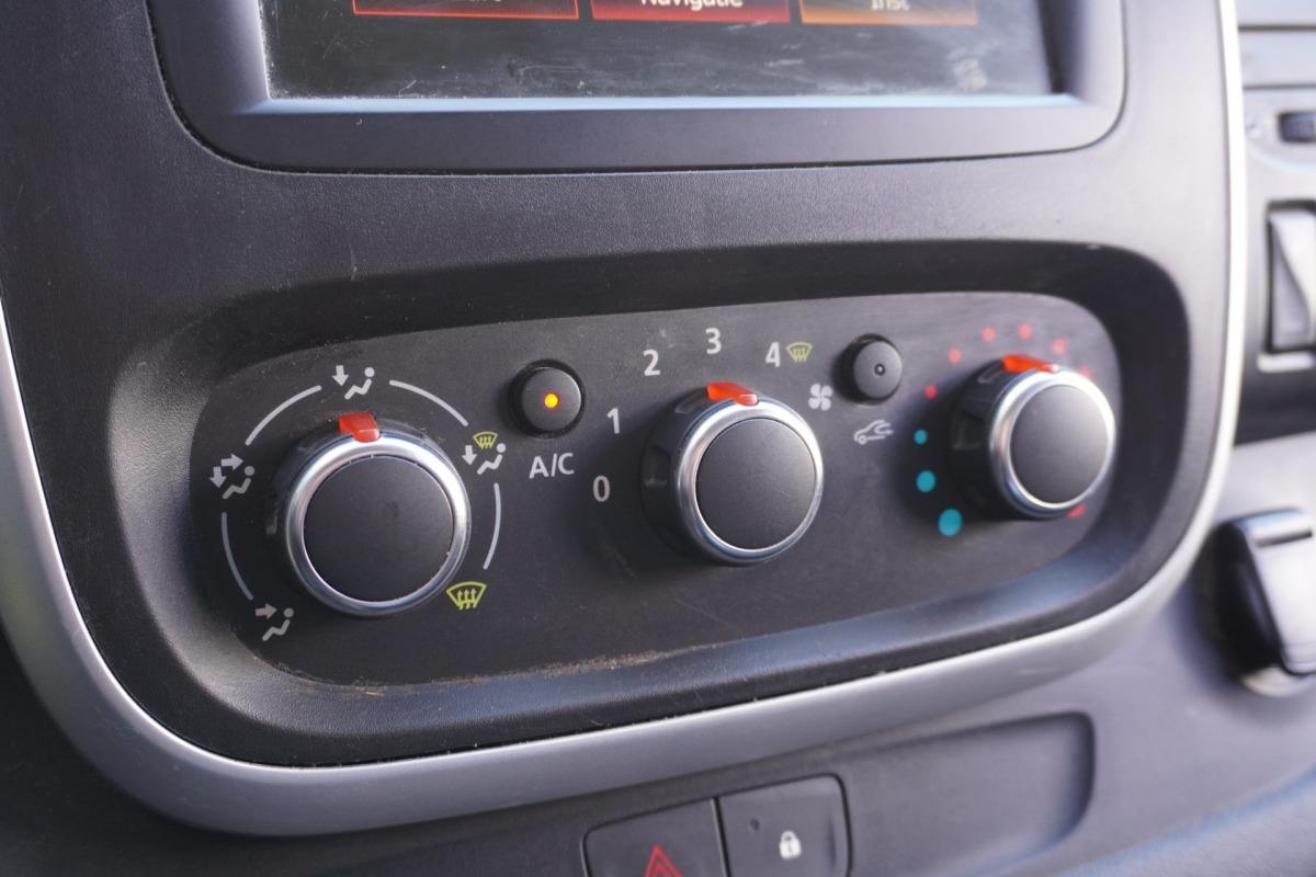 Renault Trafic 2.0 dCi 120PK L2 EURO 6 - Airco - Cruise - Trekhaak - €10.950,- Excl.