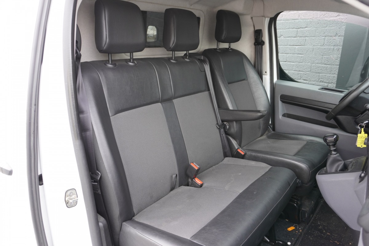 Peugeot Expert 2.0 BlueHDI L2 EURO 6 - Airco - Navi - Cruise - €15.900,- Excl.