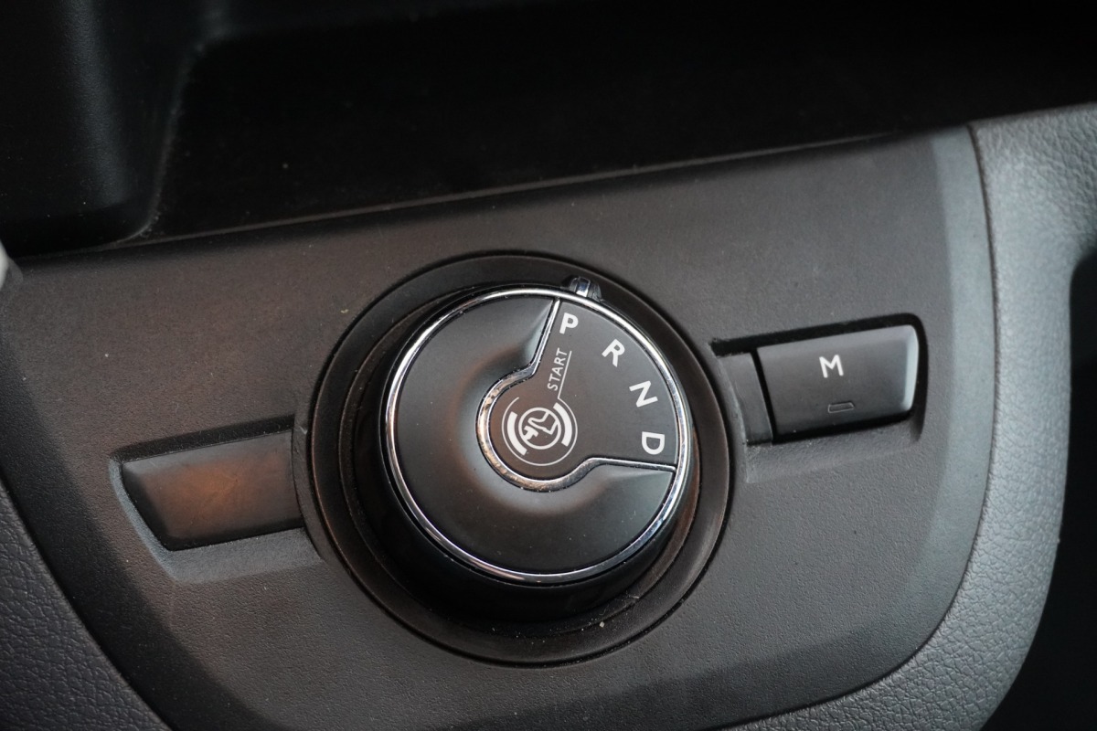 Opel Vivaro 2.0 CDTI 122PK L2 Automaat EURO 6 - Airco - Navi - Cruise - € 12.950,- Excl.