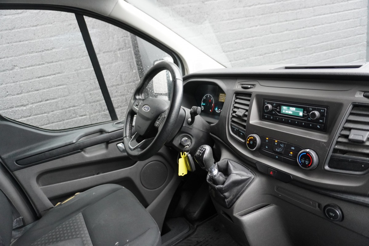 Ford Transit Custom 2.0 TDCI - EURO 6 - Airco - Cruise - Trekhaak - €16.900,- Excl. Ford Transit Custom 2.0 TDCI - EURO 6 - Airco - Cruise - Trekhaak - €16.900,- Excl.