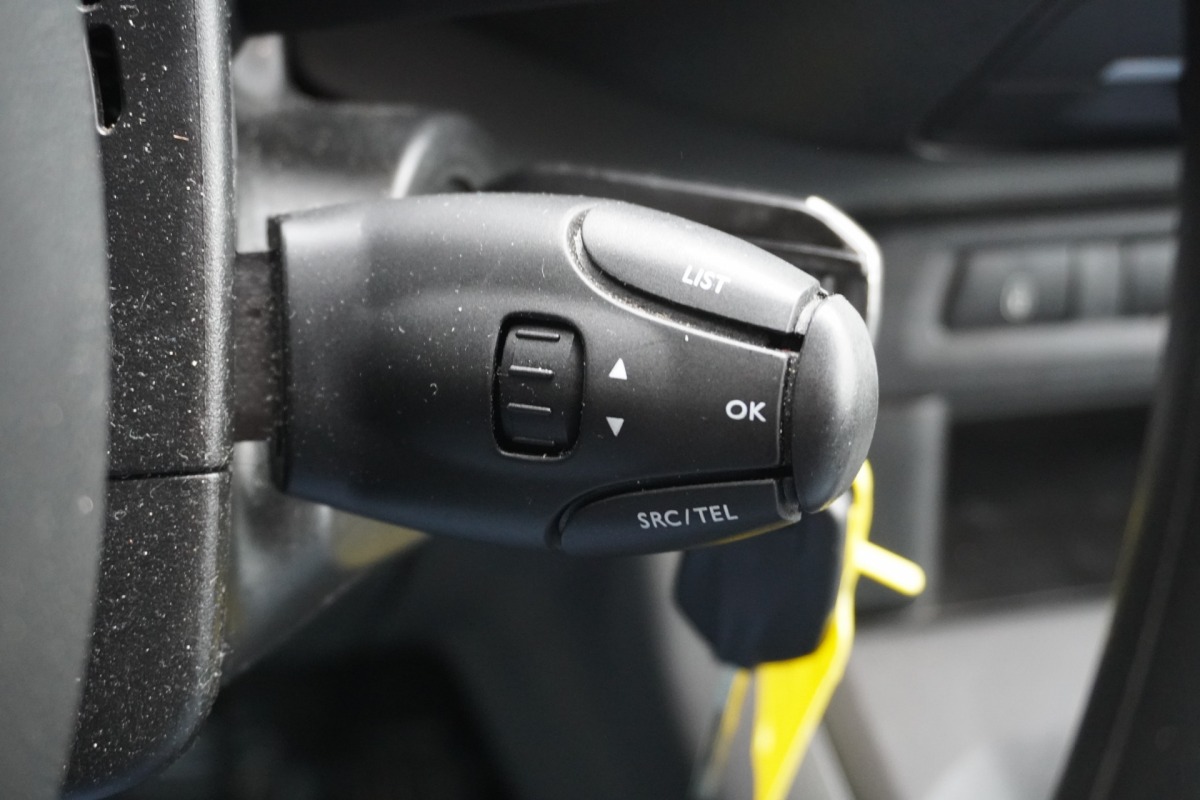 Opel Vivaro 1.5 CDTI - EURO 6 - Airco - Cruise - PDC - €11.900,- Excl. Opel Vivaro 1.5 CDTI - EURO 6 - Airco - Cruise - PDC - €11.900,- Excl.