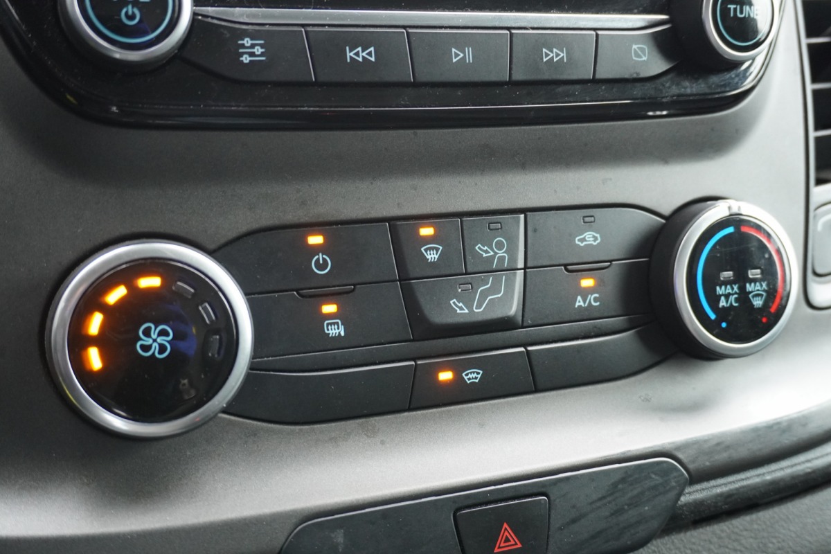 Ford Transit 2.0 TDCI 130PK L3H2 EURO 6 - Airco - Cruise - Camera - €14.950,- Excl.