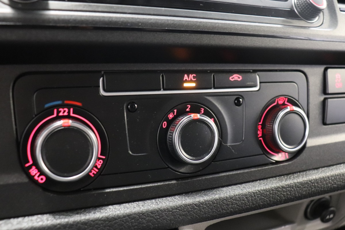 Volkswagen Transporter 2.0 TDI EURO 6 - Airco - Navi - Cruise - €13.900,- Excl.