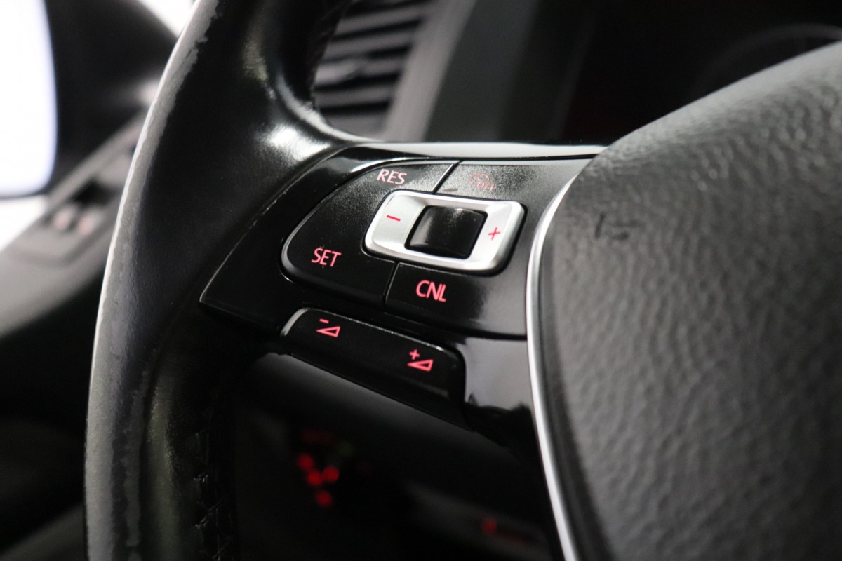 Volkswagen Transporter 2.0 TDI EURO 6 - Airco - Navi - Cruise - €13.900,- Excl.