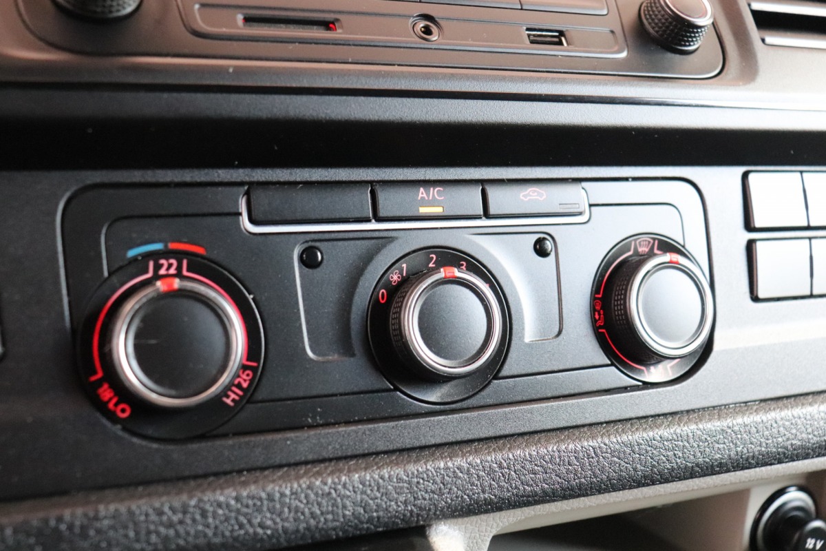 Volkswagen Transporter 2.0 TDI 150PK EURO 6 - Airco - Cruise - PDC - €14.499,- Excl.