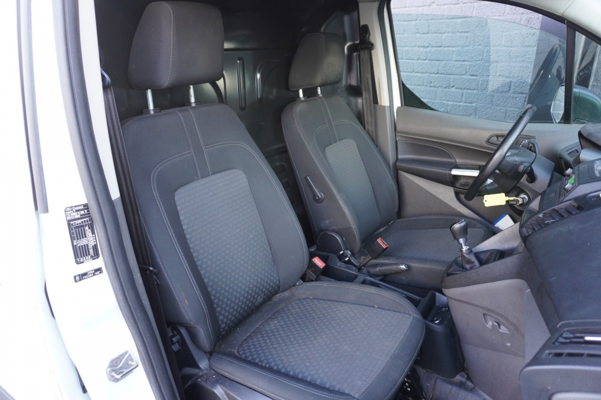 Ford Transit Connect 1.5 EcoBlue 100PK - EURO 6 - Airco - Cruise - Trekhaak - €8.950,- Excl.