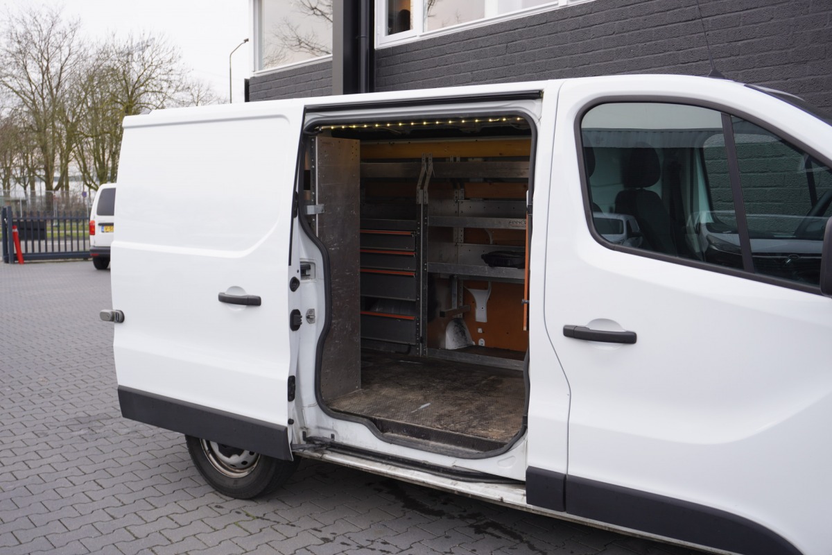 Renault Trafic 2.0 dCi 120PK EURO 6 - Airco - Navi - Cruise - € 9.900,- Excl.