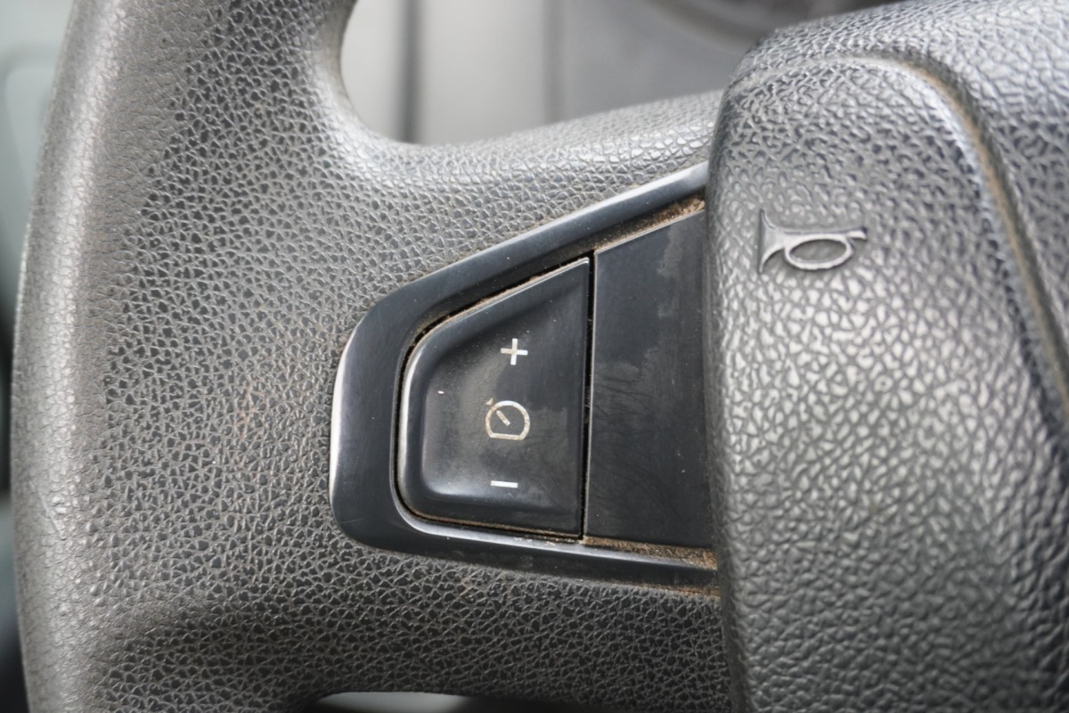 Renault Master 2.3 dCi 130PK L2H2 EURO 6 - Airco - Navi - Cruise - € 11.900,- Excl. Renault Master 2.3 dCi 130PK L2H2 EURO 6 - Airco - Navi - Cruise - € 11.900,- Excl.