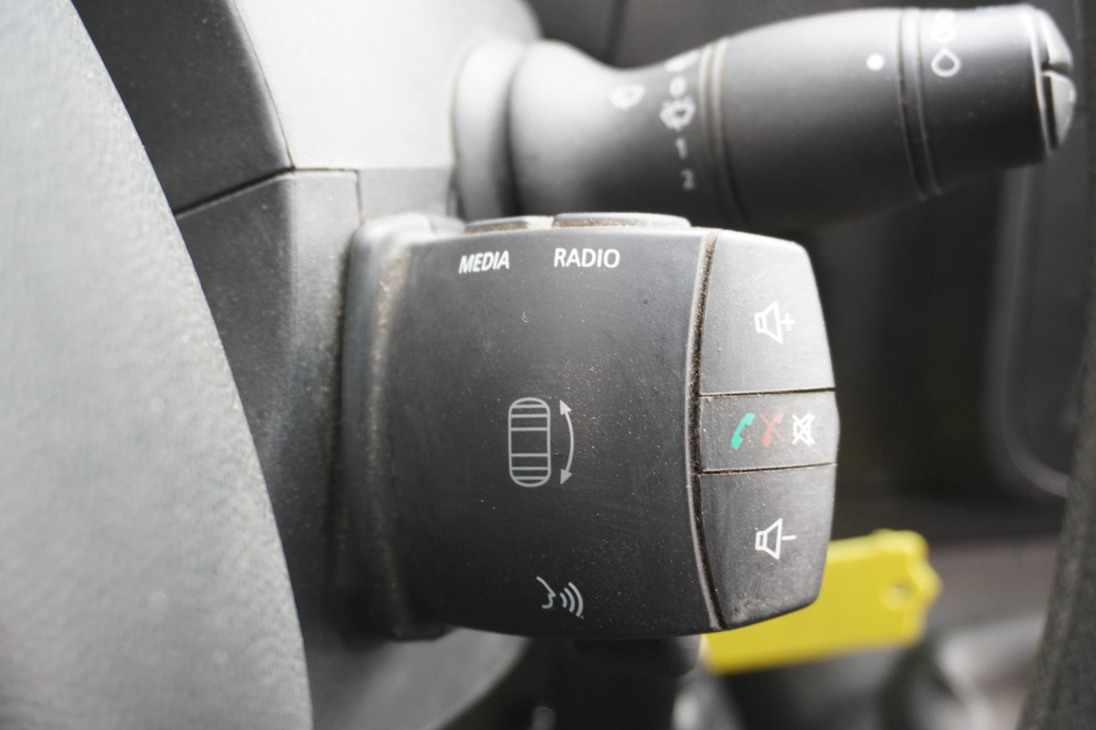 Renault Master 2.3 dCi 130PK L2H2 EURO 6 - Airco - Navi - Cruise - € 11.900,- Excl. Renault Master 2.3 dCi 130PK L2H2 EURO 6 - Airco - Navi - Cruise - € 11.900,- Excl.