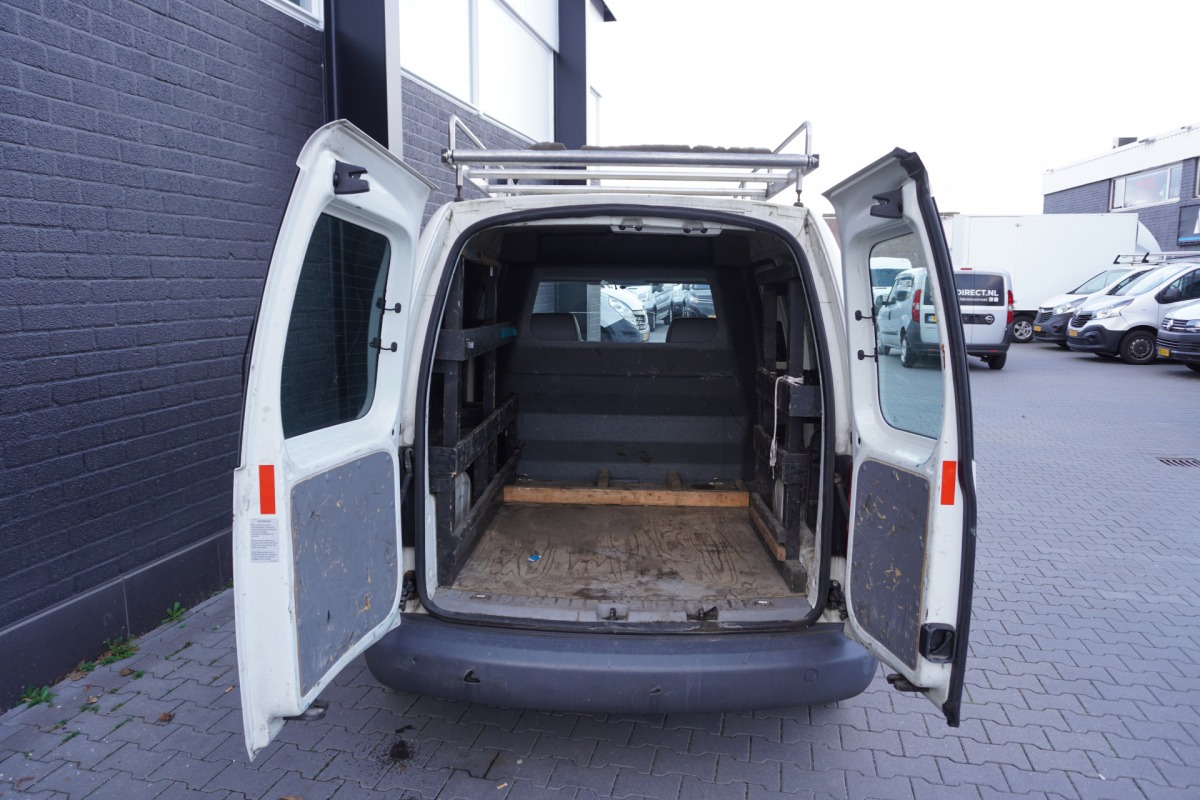Volkswagen Caddy 2.0 SDI - Carkit - Imperiaal - € 2.950,- Marge