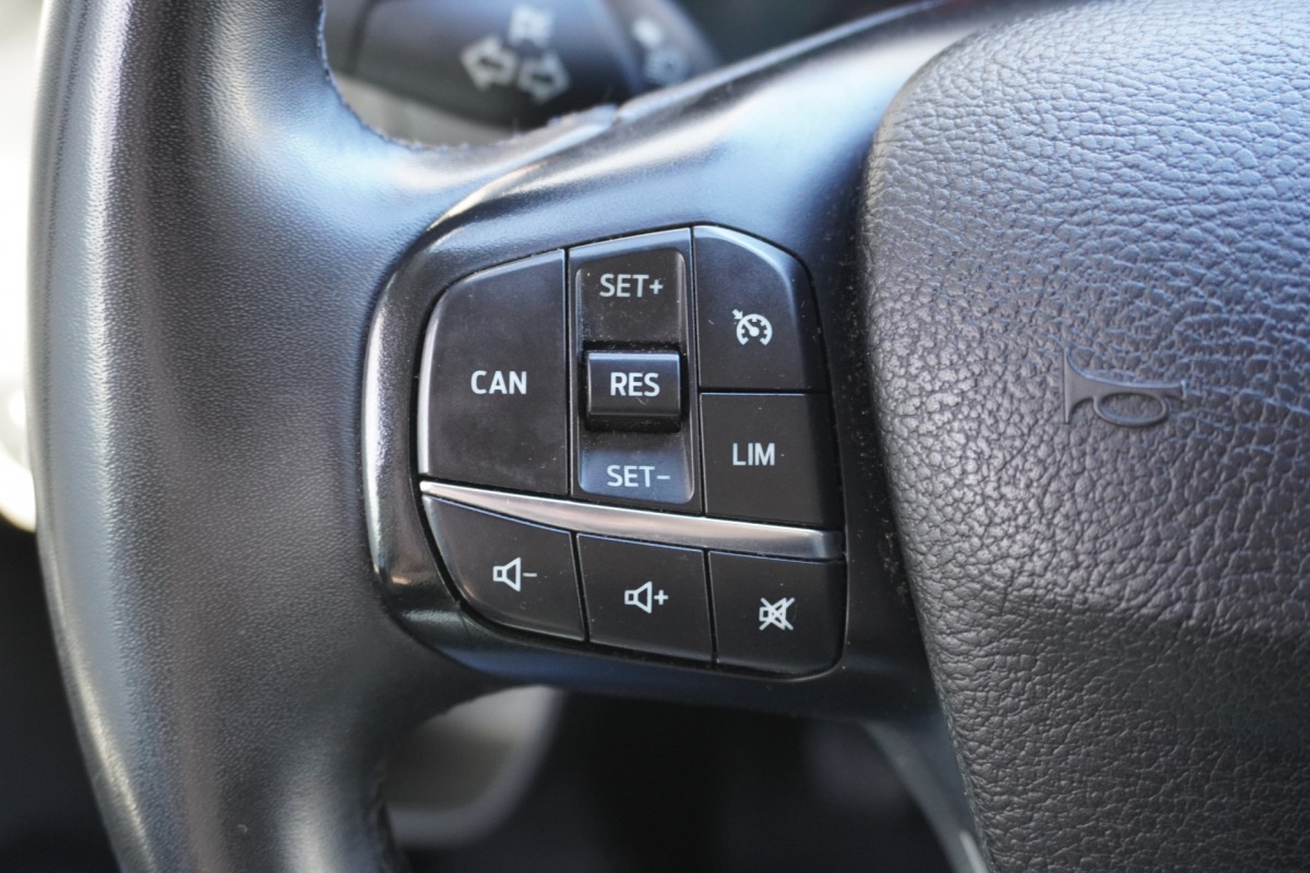 Ford Transit Custom 2.0 TDCI 130PK EURO 6 - Airco - Cruise - PDC - € 19.950,- Excl.