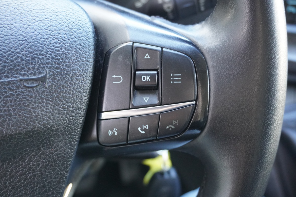 Ford Transit Custom 2.0 TDCI 130PK EURO 6 - Airco - Cruise - PDC - € 19.950,- Excl.