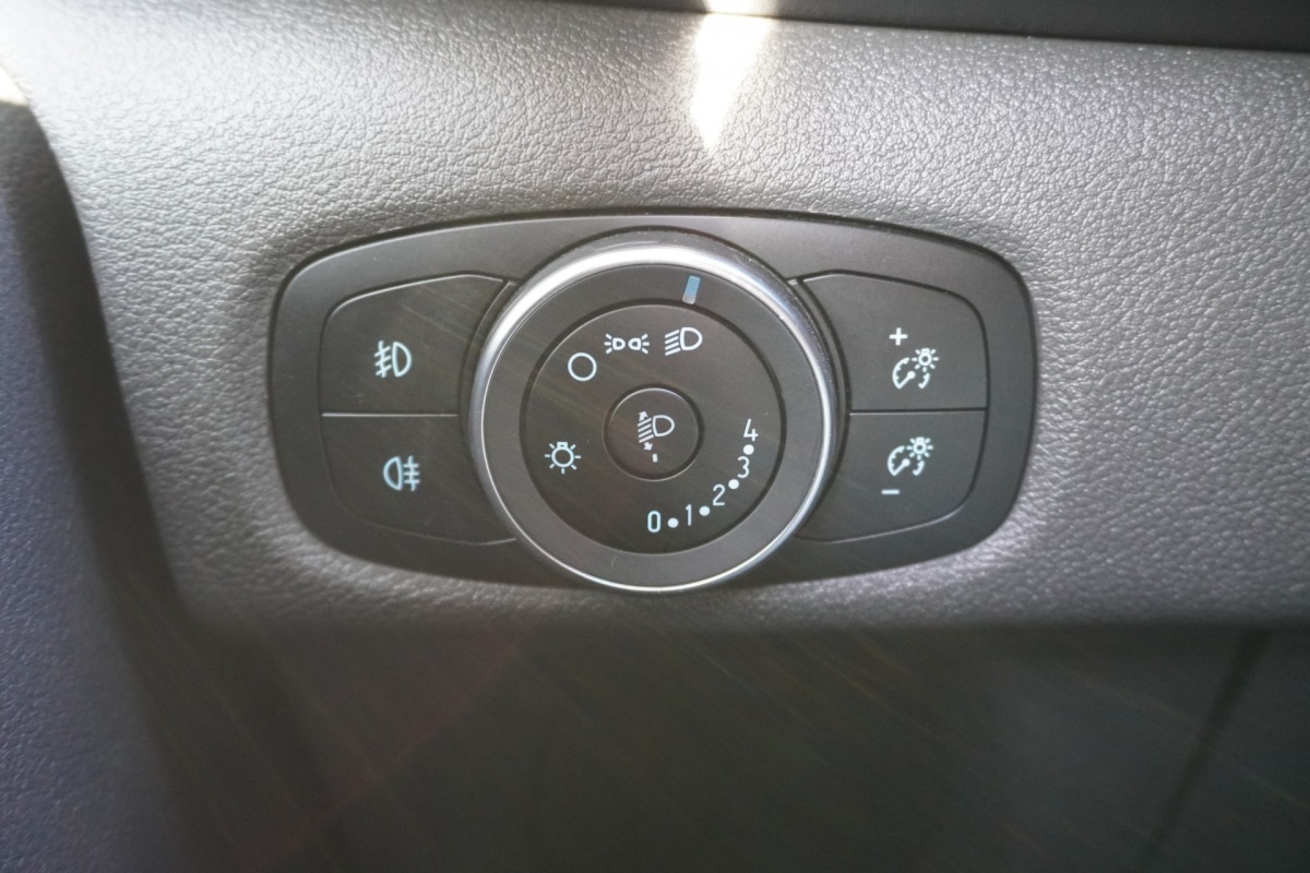 Ford Transit Custom 2.0 TDCI 130PK EURO 6 - Airco - Cruise - PDC - € 19.950,- Excl.