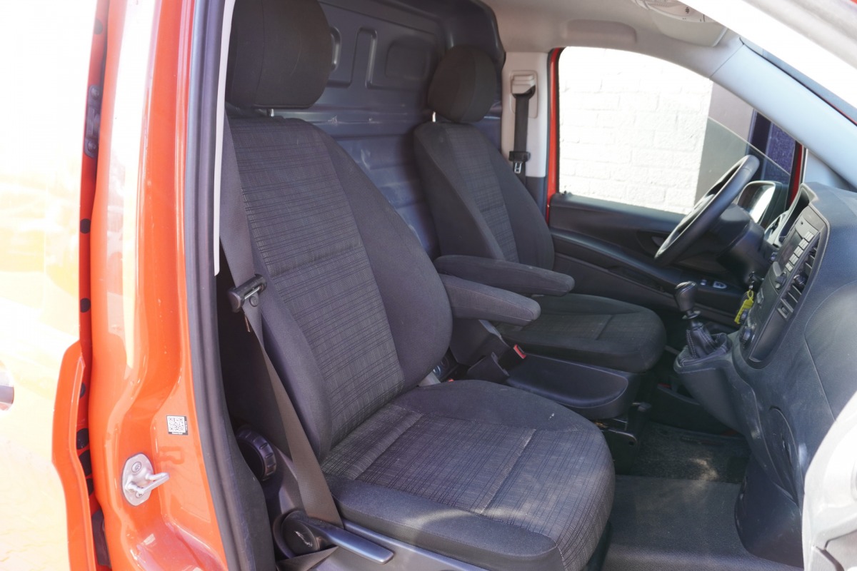 Mercedes-Benz Vito 114 CDI XL - EURO 6 - Airco - Navi - Cruise - €13.900,- Excl. Mercedes-Benz Vito 114 CDI XL - EURO 6 - Airco - Navi - Cruise - €13.900,- Excl.