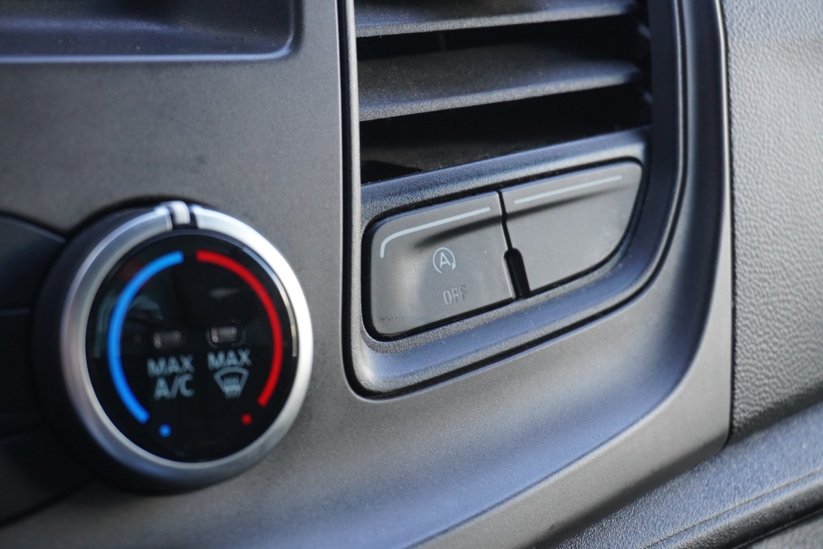 Ford Transit 2.0 TDCI L4 Bakwagen EURO 6 - Airco - Cruise - D'Hollandia - €18.950,- Excl. Ford Transit 2.0 TDCI L4 Bakwagen EURO 6 - Airco - Cruise - D'Hollandia - €18.950,- Excl.