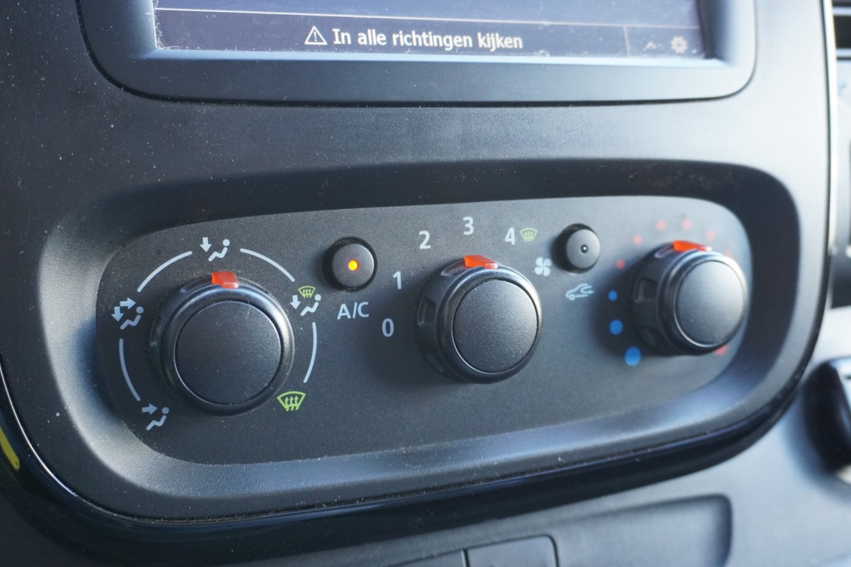 Opel Vivaro 1.6 CDTI L2 EURO 6 - Airco - Navi - Camera - € 11.950,- Excl. Opel Vivaro 1.6 CDTI L2 EURO 6 - Airco - Navi - Camera - € 11.950,- Excl.