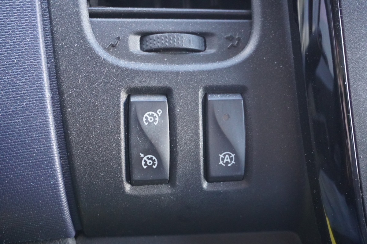 Opel Vivaro 1.6 CDTI L2 EURO 6 - Airco - Navi - Camera - € 11.950,- Excl. Opel Vivaro 1.6 CDTI L2 EURO 6 - Airco - Navi - Camera - € 11.950,- Excl.