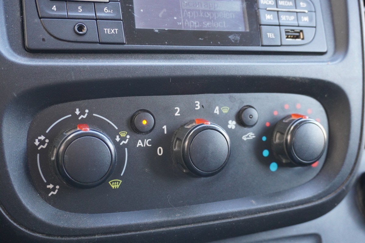 Renault Trafic 1.6 dCi L2 EURO 6 - Airco - Cruise - Trekhaak - € 9.950,- Excl.