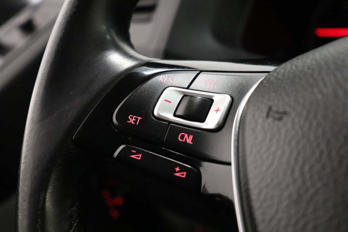 Volkswagen Transporter 2.0 TDI EURO 6 - Airco - Navi - Cruise - €13.950,- Excl. Volkswagen Transporter 2.0 TDI EURO 6 - Airco - Navi - Cruise - €13.950,- Excl.