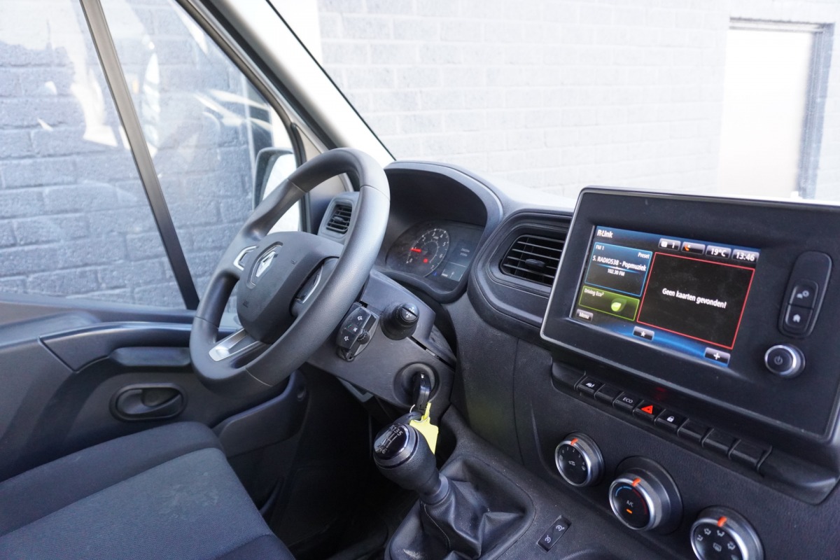 Renault Master 2.3 dCi 180PK L3H2 EURO 6 - Airco - Cruise - PDC - €13.950,- Excl. Renault Master 2.3 dCi 180PK L3H2 EURO 6 - Airco - Cruise - PDC - €13.950,- Excl.