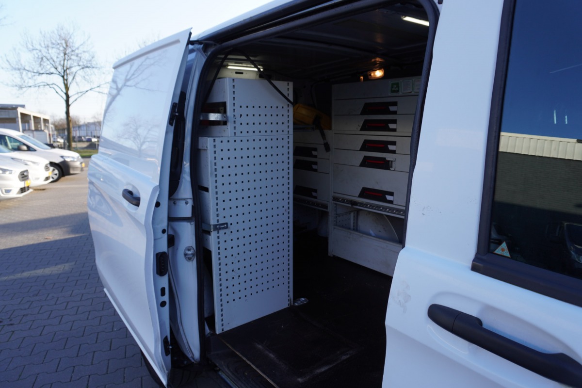 Mercedes-Benz Vito 114 CDI Automaat EURO 6 - A/C Climate - Cruise - Camera - Trekhaak - € 15.950,- Excl.