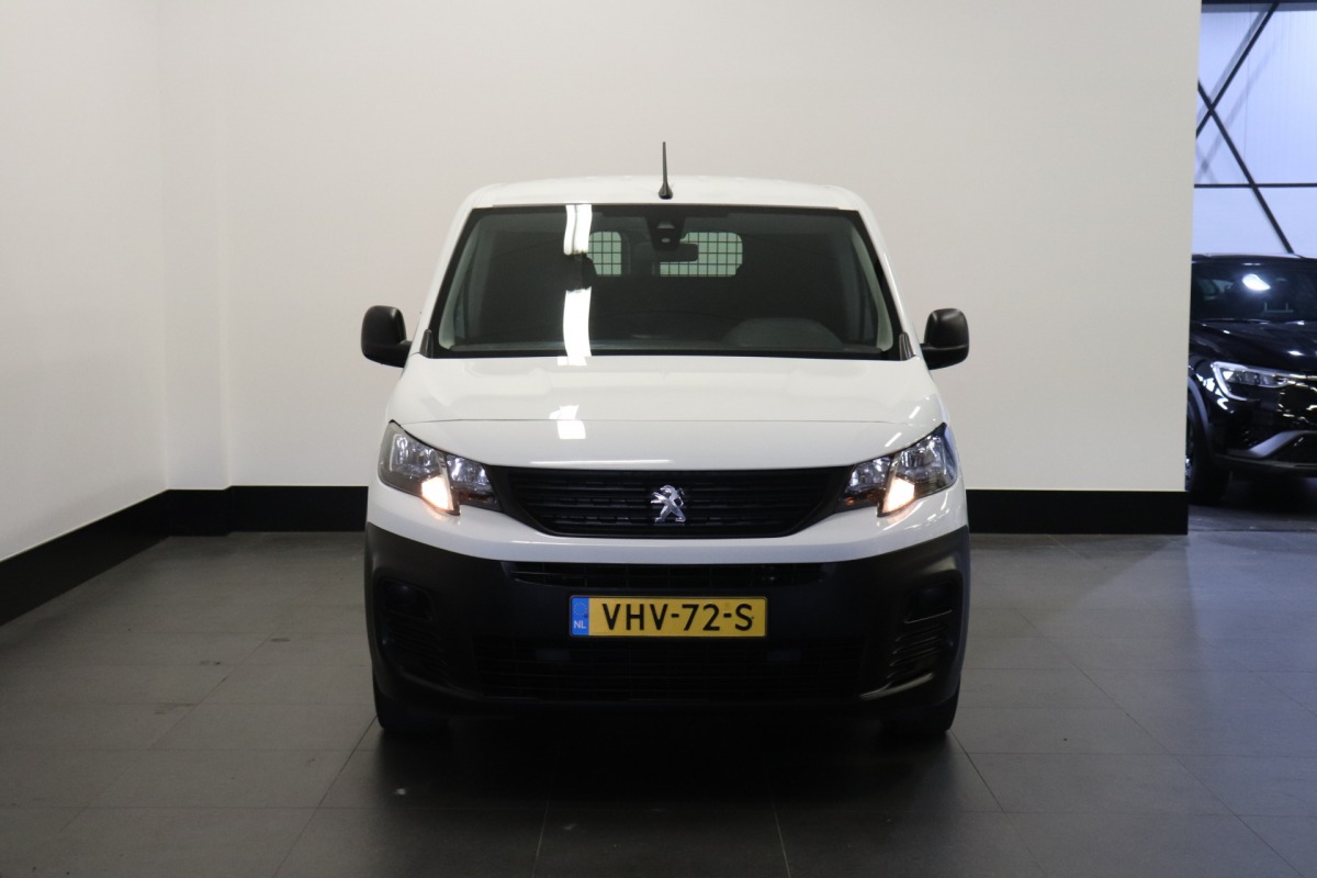 Peugeot Partner 1.2 Benzine EURO 6 - Airco - Carkit - PDC - € 11.950,- Excl. Peugeot Partner 1.2 Benzine EURO 6 - Airco - Carkit - PDC - € 11.950,- Excl.