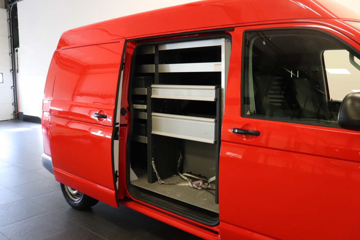 Volkswagen Transporter 2.0 TSI 150PK L2H2 Benzine 2x schuifdeur - Airco - Camera - Trekhaak - €19.900,- Excl.