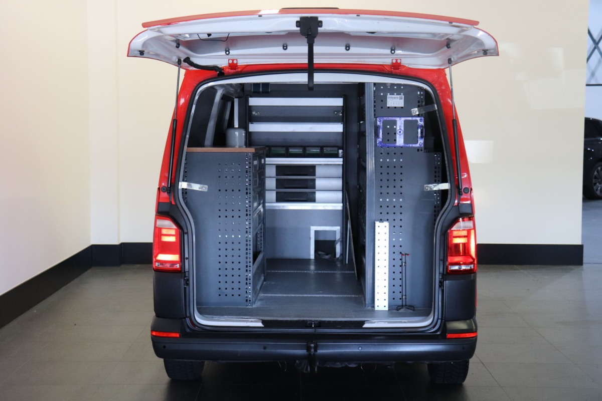 Volkswagen Transporter 2.0 TSI 150PK L2H2 Benzine 2x schuifdeur - Airco - Camera - Trekhaak - €19.900,- Excl.