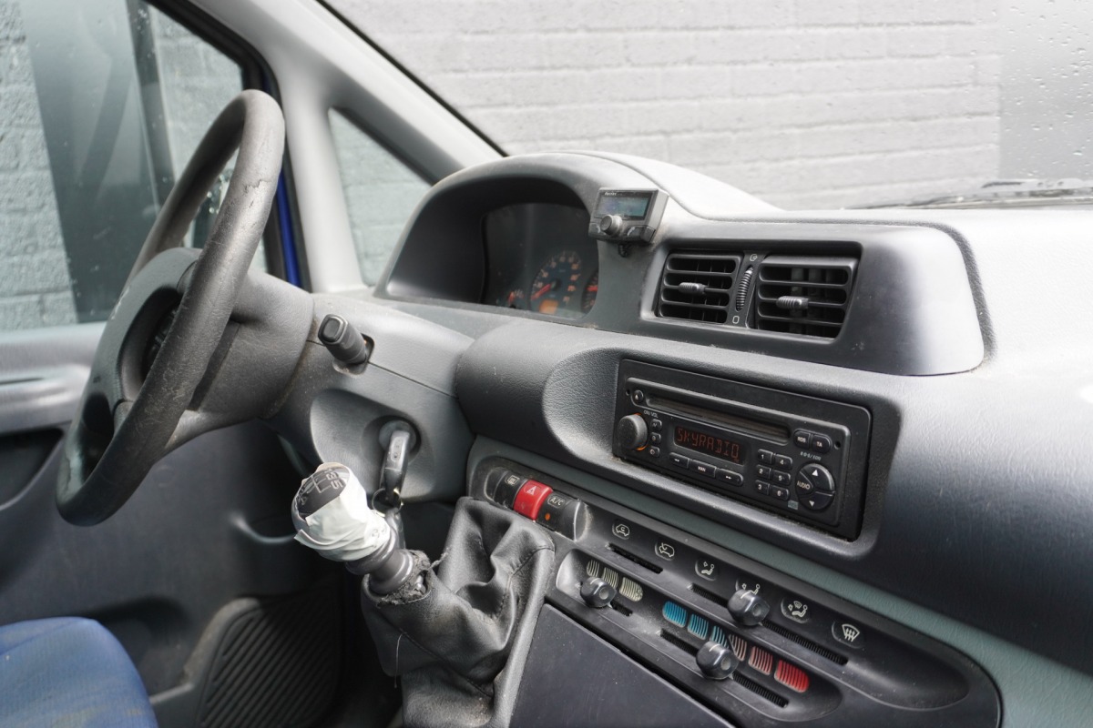 Peugeot Expert 220C 2.0 HDI - Airco - Trekhaak - € 1.250,- Excl.