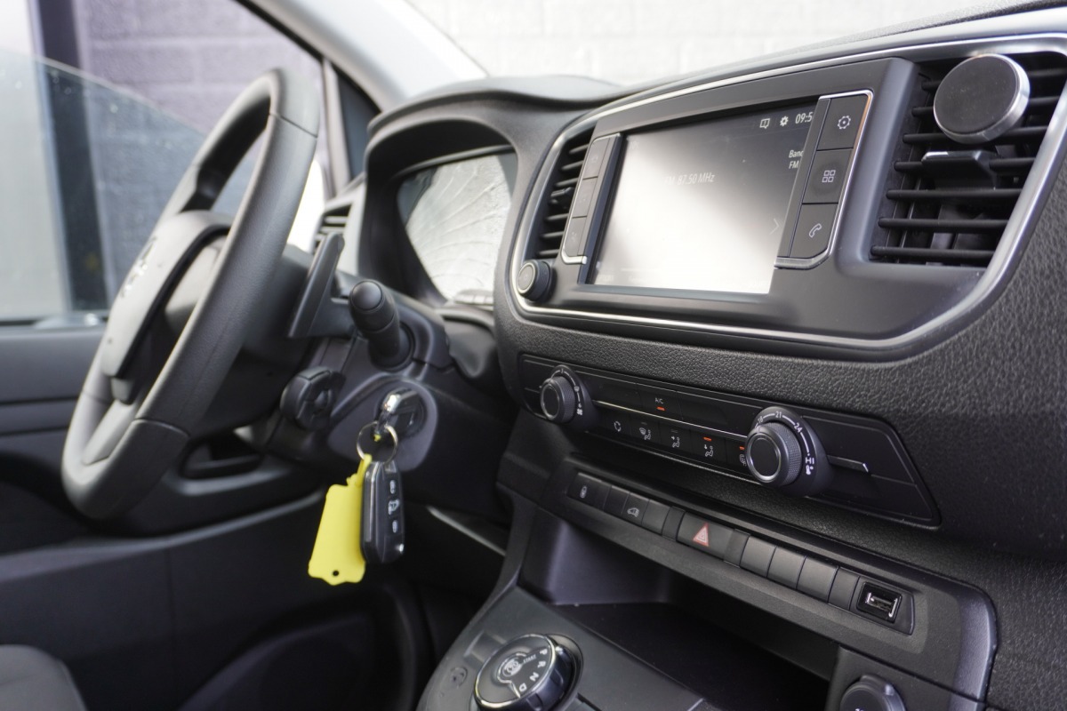 Opel Vivaro 2.0 BlueHDi 145PK Automaat L2 EURO 6 - Airco - Navi - Cruise - €18.950,- Excl.