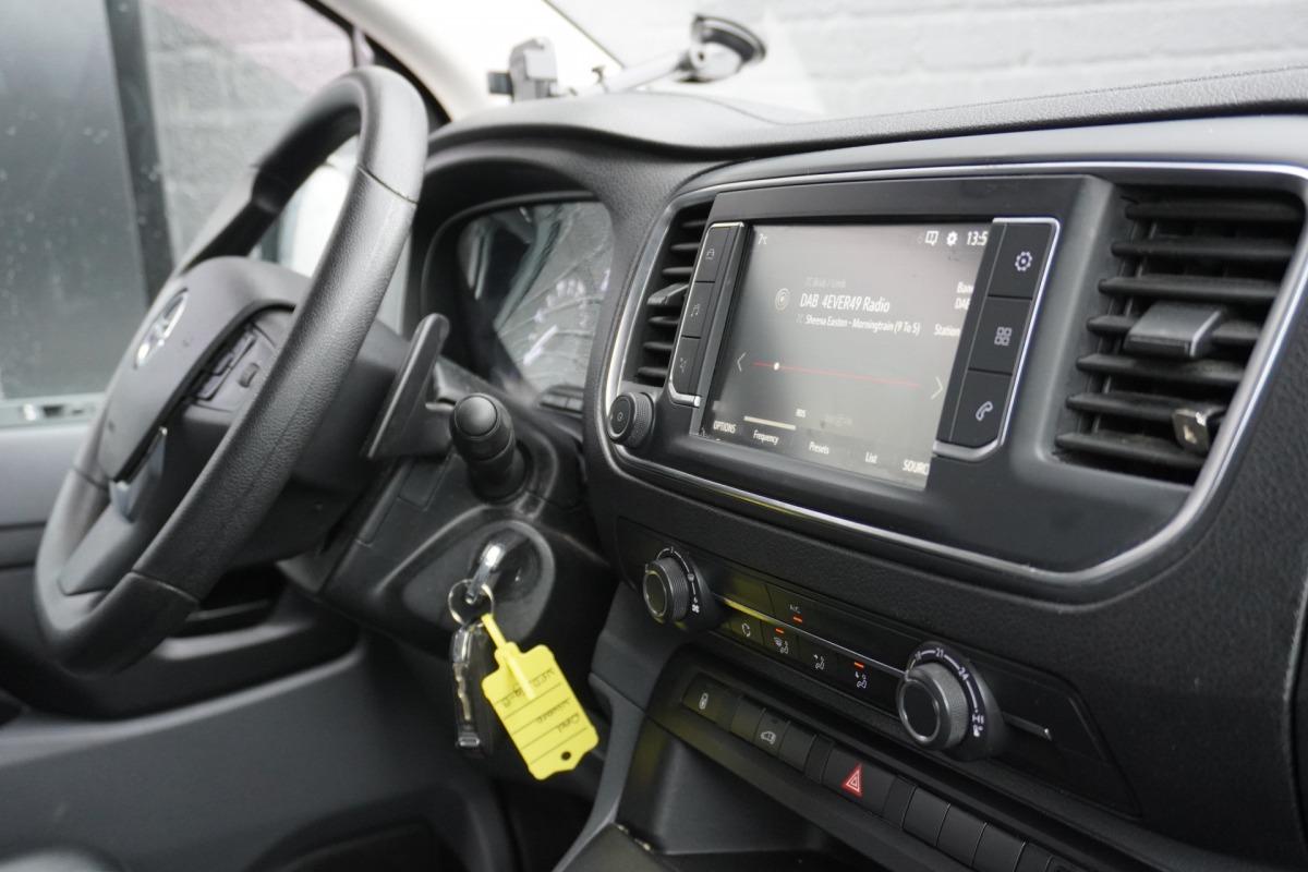 Opel Vivaro 2.0 CDTI L3 Automaat EURO 6 - Airco - Cruise - Camera - € 17.950,- Excl.