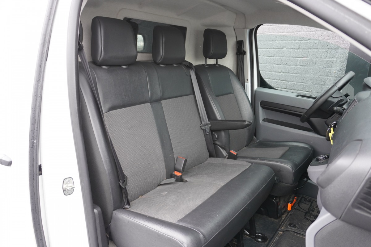 Opel Vivaro 2.0 CDTI L3 Automaat EURO 6 - Airco - Cruise - Camera - € 17.950,- Excl.