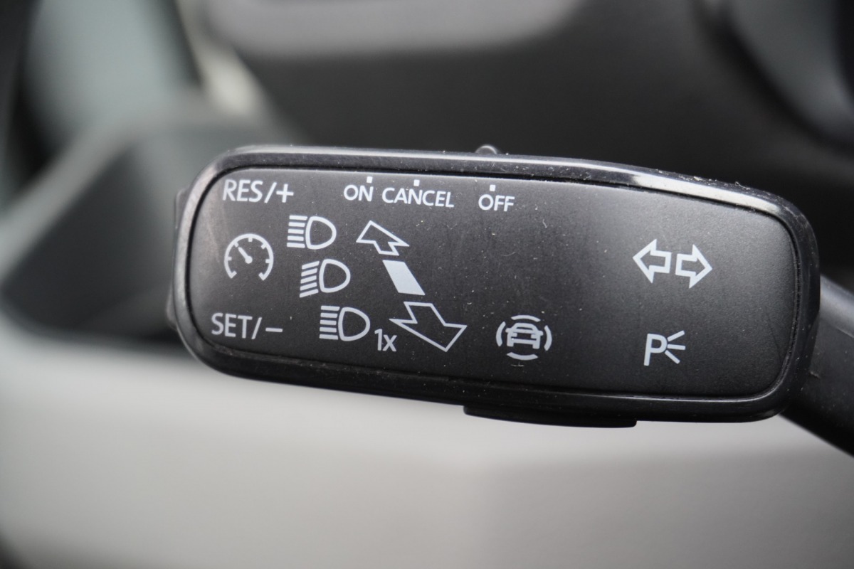 Volkswagen Crafter 2.0 TDI L3H3 EURO 6 - Airco - Cruise - PDC - € 15.900,- Excl.