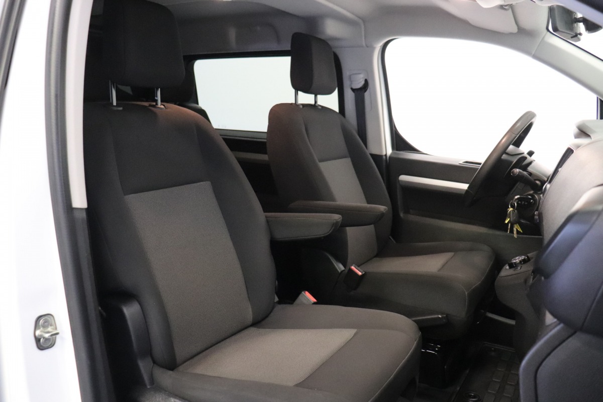 Opel Vivaro 2.0 CDTI L3 Automaat Dubbele Cabine EURO 6 - Airco - Cruise - Camera - € 18.950,- Excl.