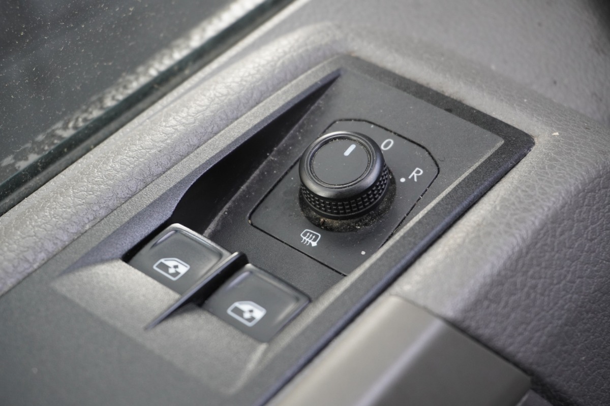 Volkswagen Crafter 2.0 TDI L3H3 EURO 6 - Airco - Cruise - Trekhaak - Camera - € 17.900,- Excl.