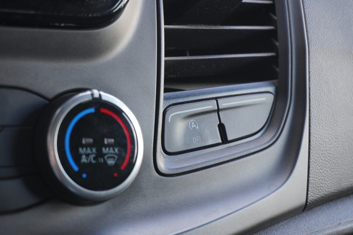 Ford Transit Custom 2.0 TDCI L2 EURO 6 - Airco - Cruise - Trekhaak - € 14.900,- Excl.