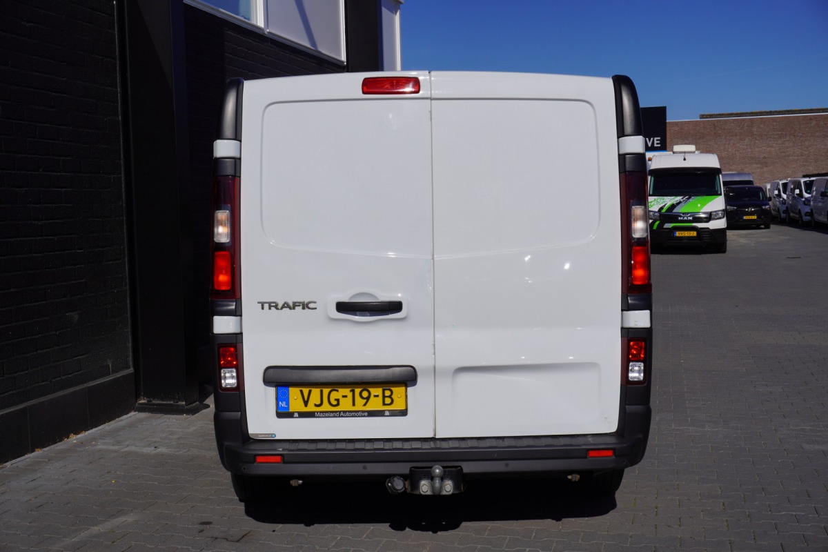Renault Trafic 2.0 dCi 120PK EURO 6 - Airco - Cruise - Trekhaak - € 12.499 ,- Excl.