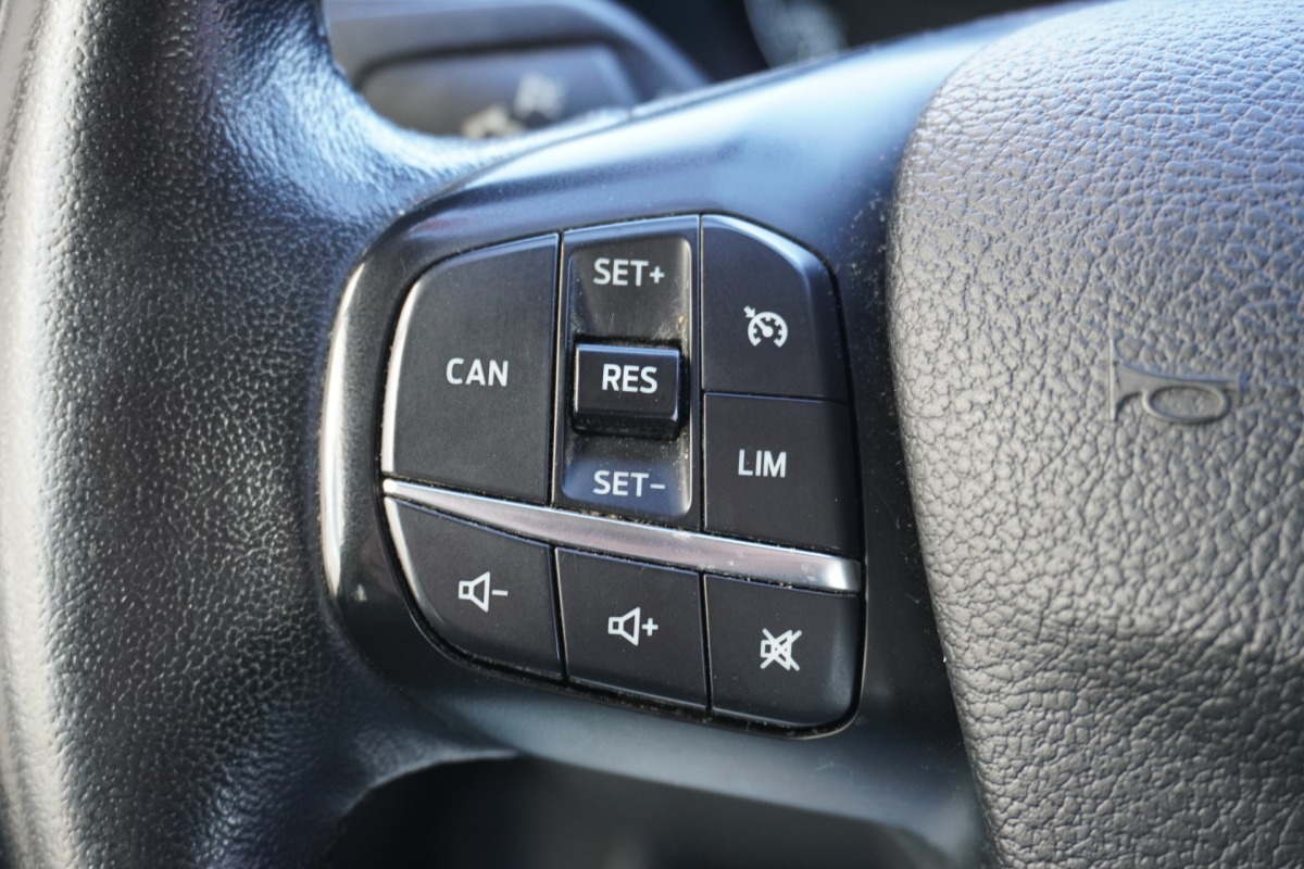 Ford Transit Custom 2.0 TDCI 130PK L2 Dubbele Cabine EURO 6 - Airco - Navi - Cruise - Trekhaak - € 18.950,- Excl.