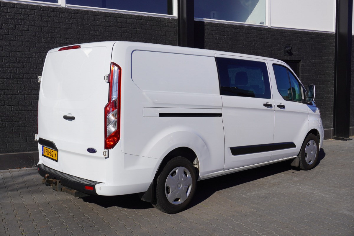Ford Transit Custom 2.0 TDCI 130PK L2 Dubbele Cabine EURO 6 - Airco - Navi - Cruise - Trekhaak - € 18.950,- Excl.